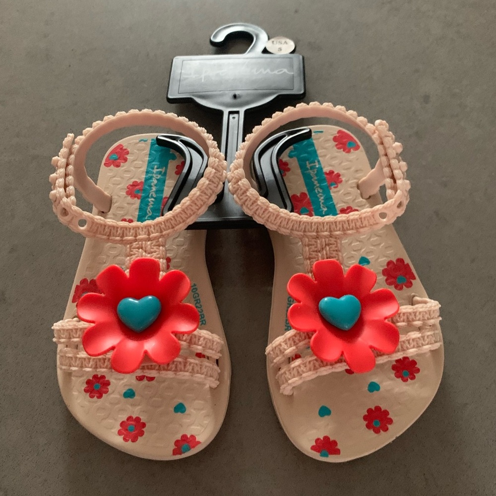 IPENEMA *NWT* - Toddler Sandals